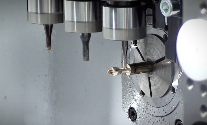 proces produkcji trzonków implantologicznych przy użyciu CNC